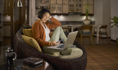 Le développement du télétravail oblige les particuliers à investir dans du matériel bureautique performant. ( crédit photo : Getty Images )