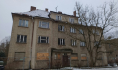 Un bâtiment abandonné qui logeait, pendant la Guerre froide, les forces soviétiques, le 2 février 2026 à Berlin  ( AFP / Jastinder KHERA )
