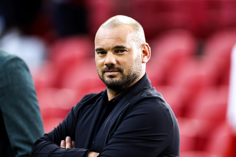 Le fils de Wesley Sneijder signe son premier contrat pro