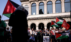 Rassemblement à Lyon en soutien aux militants à bord d'un bateau en route pour livrer de l'aide à Gaza, le 9 juin 2025 ( AFP / Alex MARTIN )