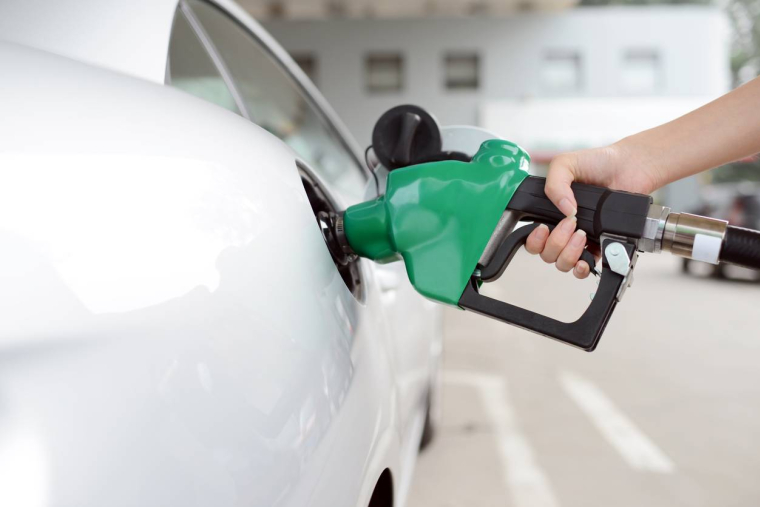 la taxe sur les carburants - iStock-PhotoTalk