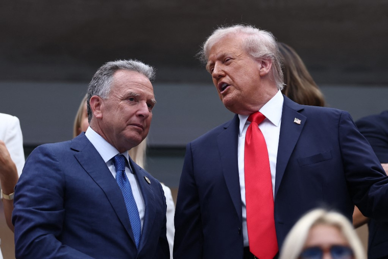 Steve Witkoff et Donald Trump à New York, aux États-Unis, le 7 septembre 2025. ( AFP / CHARLY TRIBALLEAU )