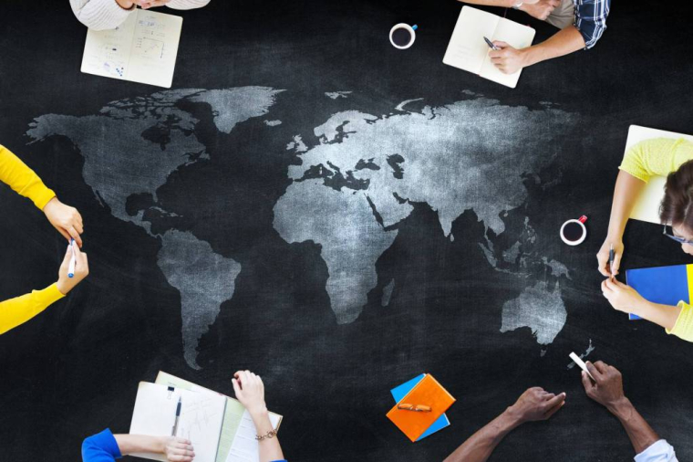 Etudier à l'international pour s'insérer sur le marché de l'emploi mondial