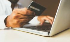 Le footballeur avait confié à l'agence ses codes personnels. (rupixen / Pixabay)