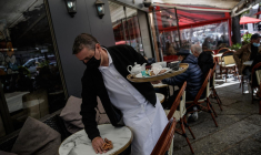 L'allongement à 10 ans du délai de remboursement des PGE souscrits pendant la crise sanitaire a apporté un "début de réponse", selon le président de l'Umih Thierry Marx (illustration) ( AFP / SAMEER AL-DOUMY )