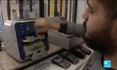 Contestation en Irak : manifestation contre la dévaluation de la monnaie