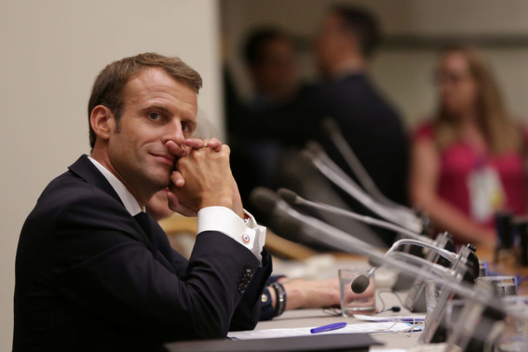 SARGASSES ET CHLORDÉCONE POUR MACRON EN MARTINIQUE ET GUADELOUPE