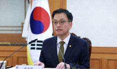 Le président par intérim de la Corée du Sud, vice-Premier ministre et ministre des Finances Choi Sang-mok
