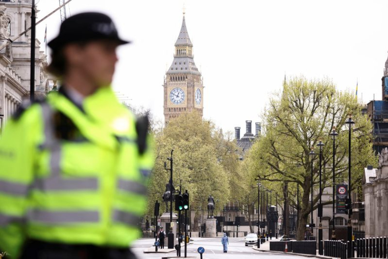 GRANDE-BRETAGNE: UN HOMME ARMÉ D'UN COUTEAU ARRÊTÉ PRÈS DE DOWNING STREET À LONDRES
