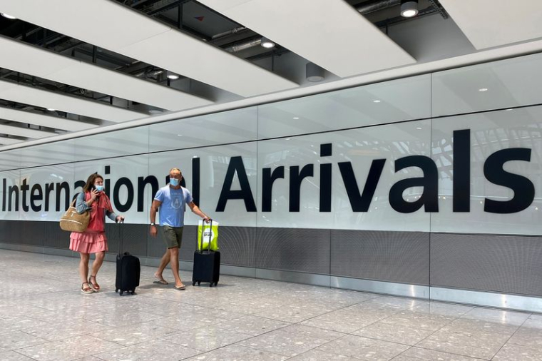 CORONAVIRUS: LONDRES TRAVAILLE AVEC DES AÉROPORTS SUR DES TESTS POUR RACCOURCIR LES QUARANTAINES