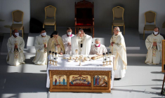 LE PAPE FRANÇOIS PRÔNE LA GUÉRISON PAR LE DIALOGUE LORS D'UNE MESSE À CHYPRE