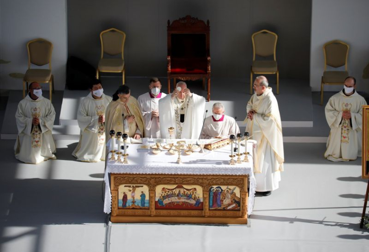 LE PAPE FRANÇOIS PRÔNE LA GUÉRISON PAR LE DIALOGUE LORS D'UNE MESSE À CHYPRE