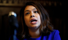 La députée Tulip Siddiq lors d'une conférence de presse à Londres