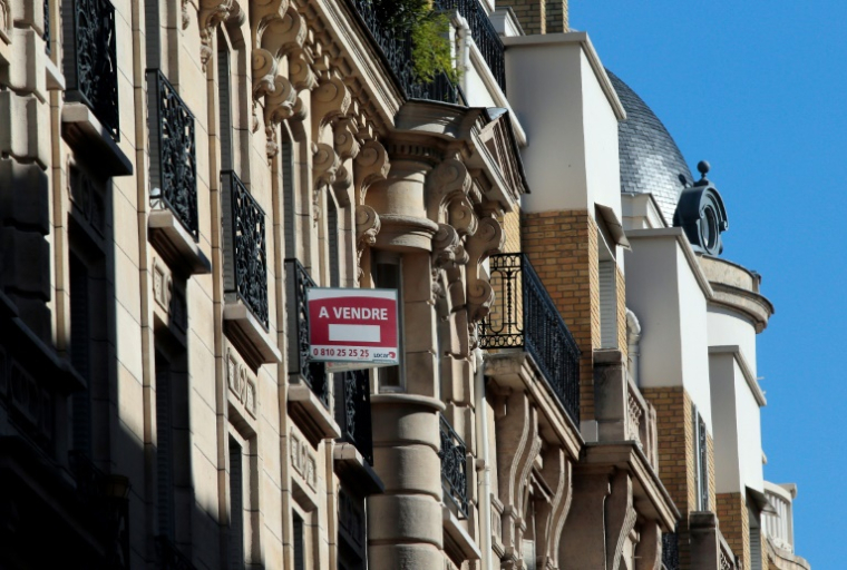 La Cour des comptes recommande d'instaurer "une carte professionnelle pour les diagnostiqueurs" afin de fiabiliser le diagnostic de performance énergétique, obligatoire pour toute location ou vente d'un logement ( AFP / JACQUES DEMARTHON )