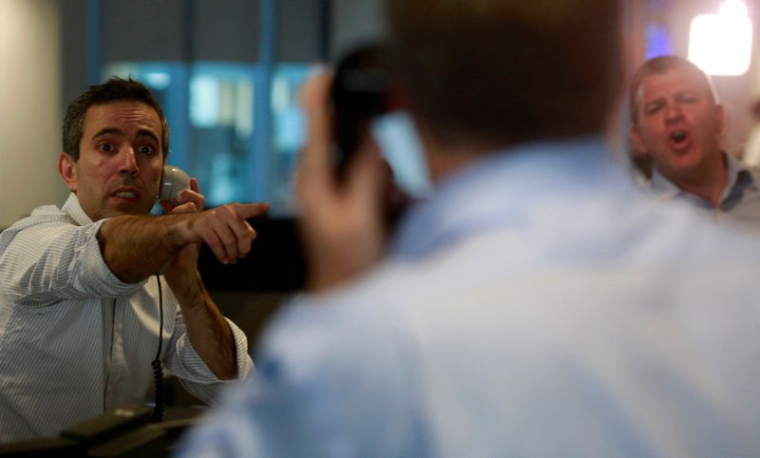 Des traders de BGC réagissent à l'ouverture des marchés boursiers européens