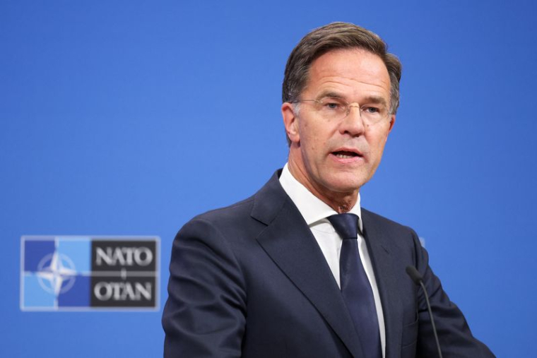 Le Secrétaire général de l'OTAN, M. Rutte, tient une conférence de presse conjointe avec le Commandant suprême des forces alliées en Europe, M. Grynkewich