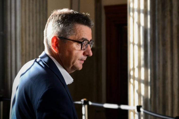 L'ancien maire de Saint-Étienne Gaël Perdriau arrive au palais de justice de Lyon pour la décision en appel dans l'affaire de la sextape, le 10 septembre 2026 ( AFP / OLIVIER CHASSIGNOLE )
