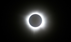 Une éclipse solaire totale observée depuis Nazas, dans l'État de Durango, le 8 avril 2024 au Mexique ( AFP / HAARON ALVAREZ )