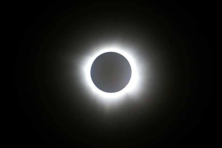 Une éclipse solaire totale observée depuis Nazas, dans l'État de Durango, le 8 avril 2024 au Mexique ( AFP / HAARON ALVAREZ )