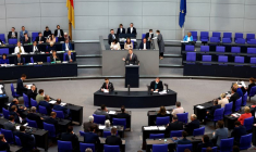 ALLEMAGNE: LES DÉPUTÉS APPROUVENT LA "REFONDATION" MILITAIRE DE 100 MILLIARDS D'EUROS