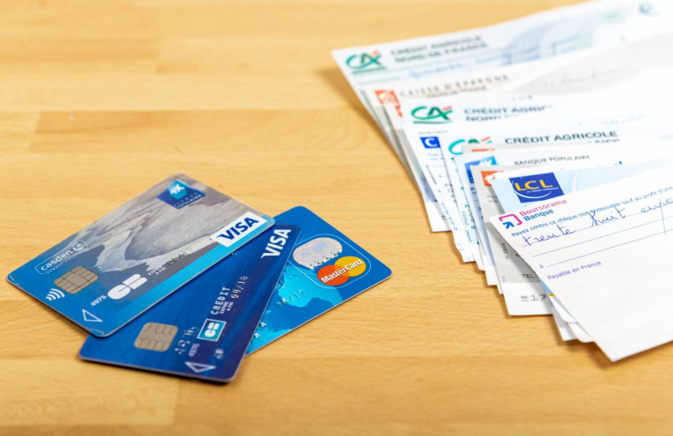 Les frais bancaires en hausse / iStock-Pixavril