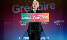 Emmanuel Grégoire, candidat socialiste à la mairie de Paris, après les résultats du 1er tour des municipales, le 15 mars 2026 à Paris ( AFP / Bertrand GUAY )