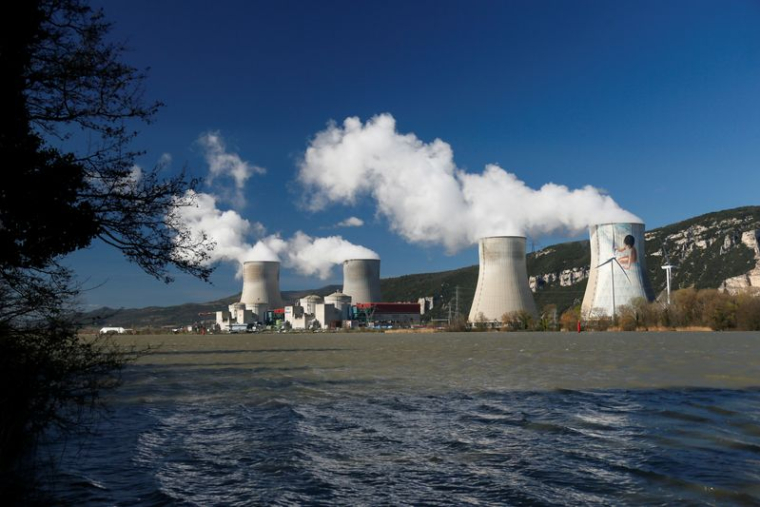 Vue extérieure de la centrale nucléaire de Cruas-Meysse
