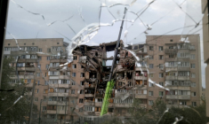 Les dégâts à Kiev après des frappes russes le 6 juillet 2026 ( AFP / Serhii Okunev )