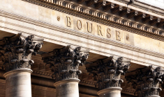 Le fronton du Palais Brongniart, ancien siège de la Bourse de Paris. (Crédits: Adobe Stock)