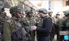 Guerre Israël-Hamas : l’armée israélienne multiplie les frappes sur le centre de Gaza