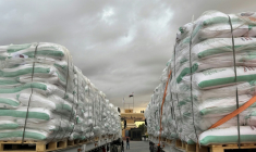 De l'aide humanitaire en attente de livraison pour Gaza, au poste frontière avec l'Egypte de Rafah, le 12 octobre 2025 ( AFP / - )