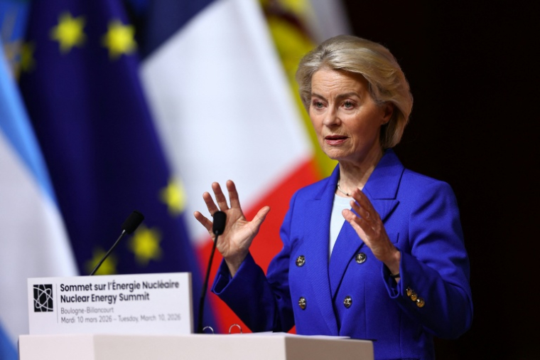 La présidente de la Commission européenne Ursula von der Leyen, à Boulogne-Billancourt près de Paris, le 10 mars 2026 ( POOL / Abdul Saboor )