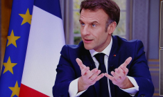 Emmanuel Macron à Paris, le 22 mars 2023. ( AFP / LUDOVIC MARIN )