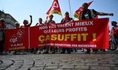 Manifestation pour l'abrogation de la réforme des retraites, à Marseille, le 5 juin 2025 ( AFP / Christophe SIMON )