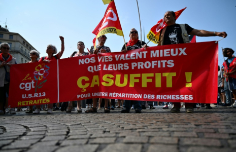 Manifestation pour l'abrogation de la réforme des retraites, à Marseille, le 5 juin 2025 ( AFP / Christophe SIMON )
