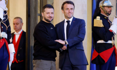 Volodymyr Zelensky et Emmanuel Macron à Paris, le 14 mai 2023. ( AFP / LUDOVIC MARIN )
