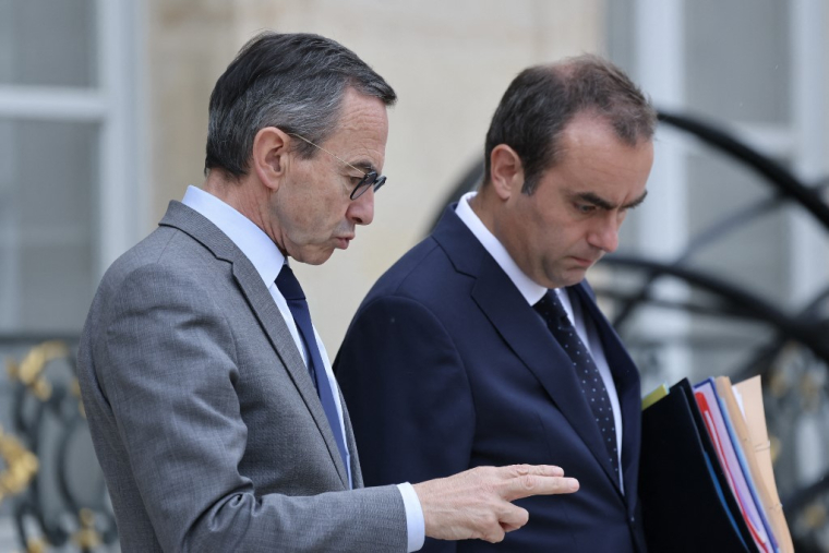 Bruno Retailleau et Sébastien Lecornu, le 16 juillet 2025, à Paris ( AFP / LUDOVIC MARIN )