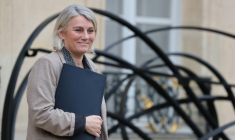 La ministre de la Santé, Stéphanie Rist, à la sortie du Conseil des ministres à l'Elysée, Paris, le 28 janvier 2026 ( AFP / Ludovic MARIN )