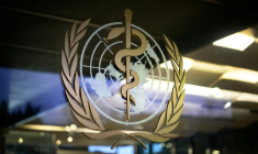 L'Organisation mondiale de la santé (OMS) ouvre lundi son Assemblée annuelle, avec au programme un traité pandémique et les retraits américain et argentin, alors que le monde surveille des foyers d'hantavirus et d'Ebola ( AFP / Fabrice COFFRINI )