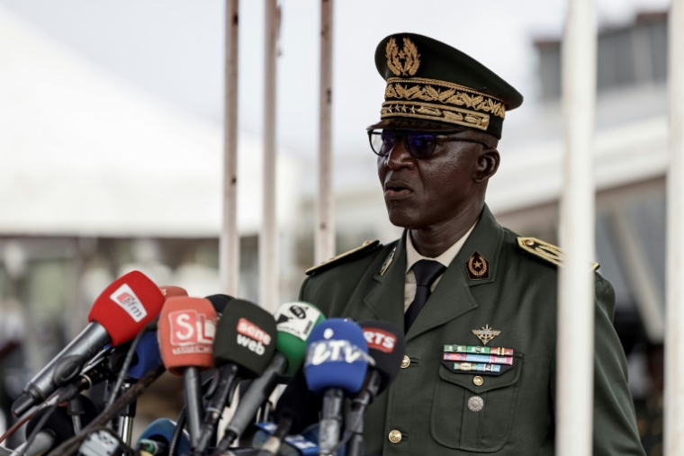 Le chef d'état-major général du Sénégal, le général Mbaye Cissé, lors d'une cérémonie de restitution par la France de ses deux dernières installations militaires, le 17 juillet 2025 à Dakar ( AFP / Patrick Meinhardt )