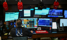Un opérateur à la Bourse de New York le 30 mai 2025. ( AFP / ANGELA WEISS )