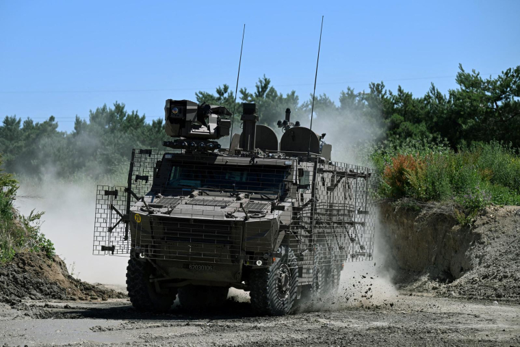 92 blindés Griffon supplémentaires ont été commandés par rapport au texte initial du projet de loi ( AFP / EMMANUEL DUNAND )