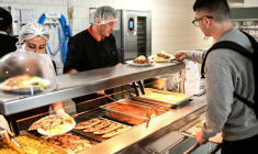 Le restaurant universitaire de Talence, en Gironde, le 24 avril 2026. ( AFP / Christophe ARCHAMBAULT )