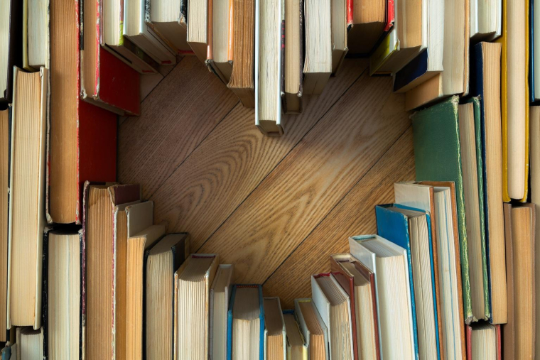 Une sélection de 3 livres pour rêver crédit photo : Shutterstock