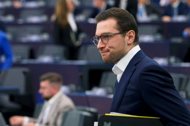Le président du RN, Jordan Bardella, au Parlement européen, le 9 juillet 2025, à Strasbourg (Bas-Rhin) ( AFP / Jean-Christophe VERHAEGEN )
