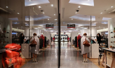 ZONE EURO: LES VENTES AU DÉTAIL DÉPASSENT LES ATTENTES EN FÉVRIER