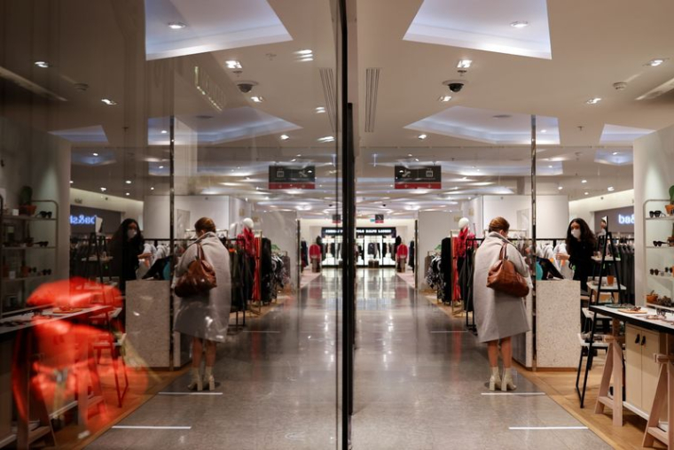 ZONE EURO: LES VENTES AU DÉTAIL DÉPASSENT LES ATTENTES EN FÉVRIER