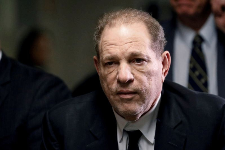 USA: SIX NOUVEAUX CHEFS D'INCULPATION RETENUS CONTRE HARVEY WEINSTEIN