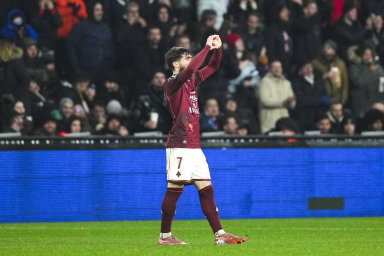 Giorgi Tsitaichvili à propos de Kvara : « Une star qui défend, c'est rare. »