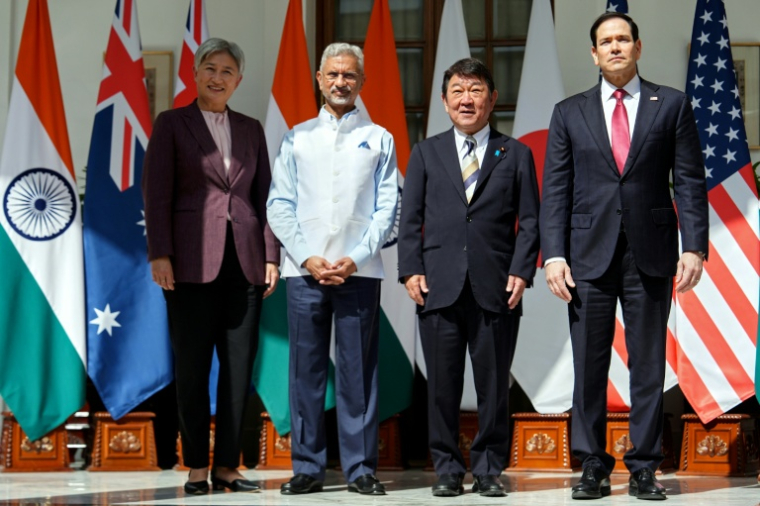 (g-d) Penny Wong, ministre australienne des Affaires étrangères, Subrahmanyam Jaishankar, ministre indien des Affaires étrangères, Toshimitsu Motegi, ministre japonais des Affaires étrangères, et Marco Rubio, secrétaire d'État américain, lors d'une réunion des ministres des Affaires étrangères du Quad à New Delhi, le 26 mai 2026 ( POOL / Julia Demaree Nikhinson )